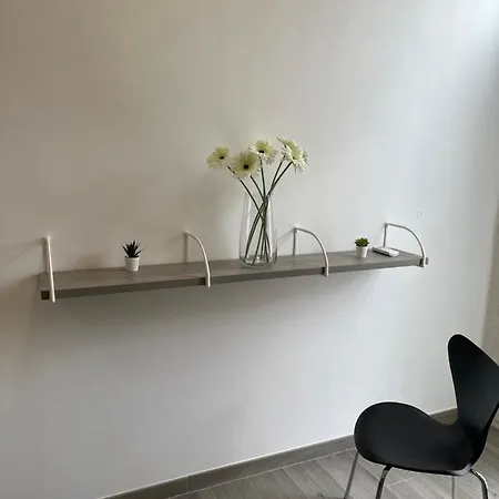 Di Vaio S Adiacente Metro Rione Alto Affittacamere Napoli