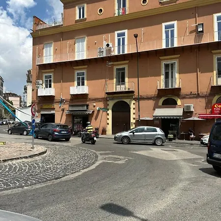 Di Vaio S Adiacente Metro Rione Alto 4* Napoli