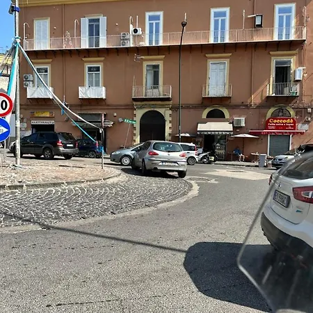 Affittacamere Di Vaio S Adiacente Metro Rione Alto 4*