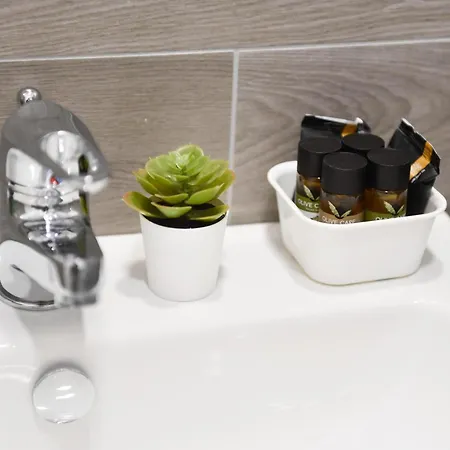 Affittacamere Di Vaio S Adiacente Metro Rione Alto