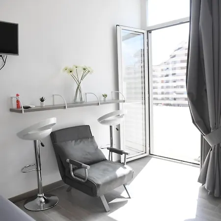 Di Vaio S Adiacente Metro Rione Alto Affittacamere Napoli