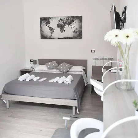 Affittacamere Di Vaio S Adiacente Metro Rione Alto