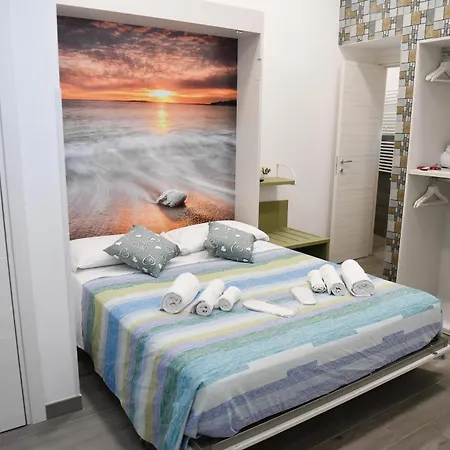 Di Vaio S Adiacente Metro Rione Alto 4* Napoli