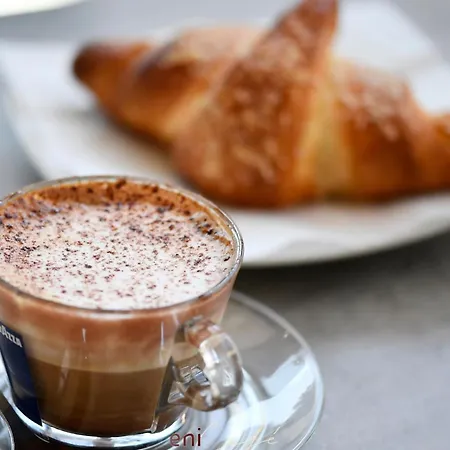 Di Vaio S Adiacente Metro Rione Alto Affittacamere Napoli